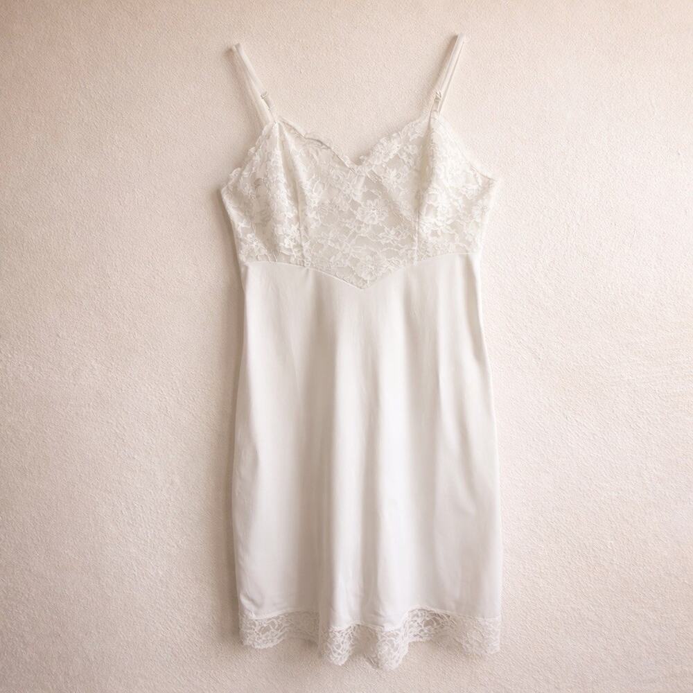 Vanity Fair White Lace Trim Nylon Slip Dress USA Vintage Lingerie Size 34